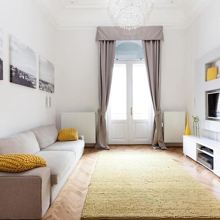 Bpr Sophisticated Astoria Suite With Balcony Budapest Eksteriør bilde