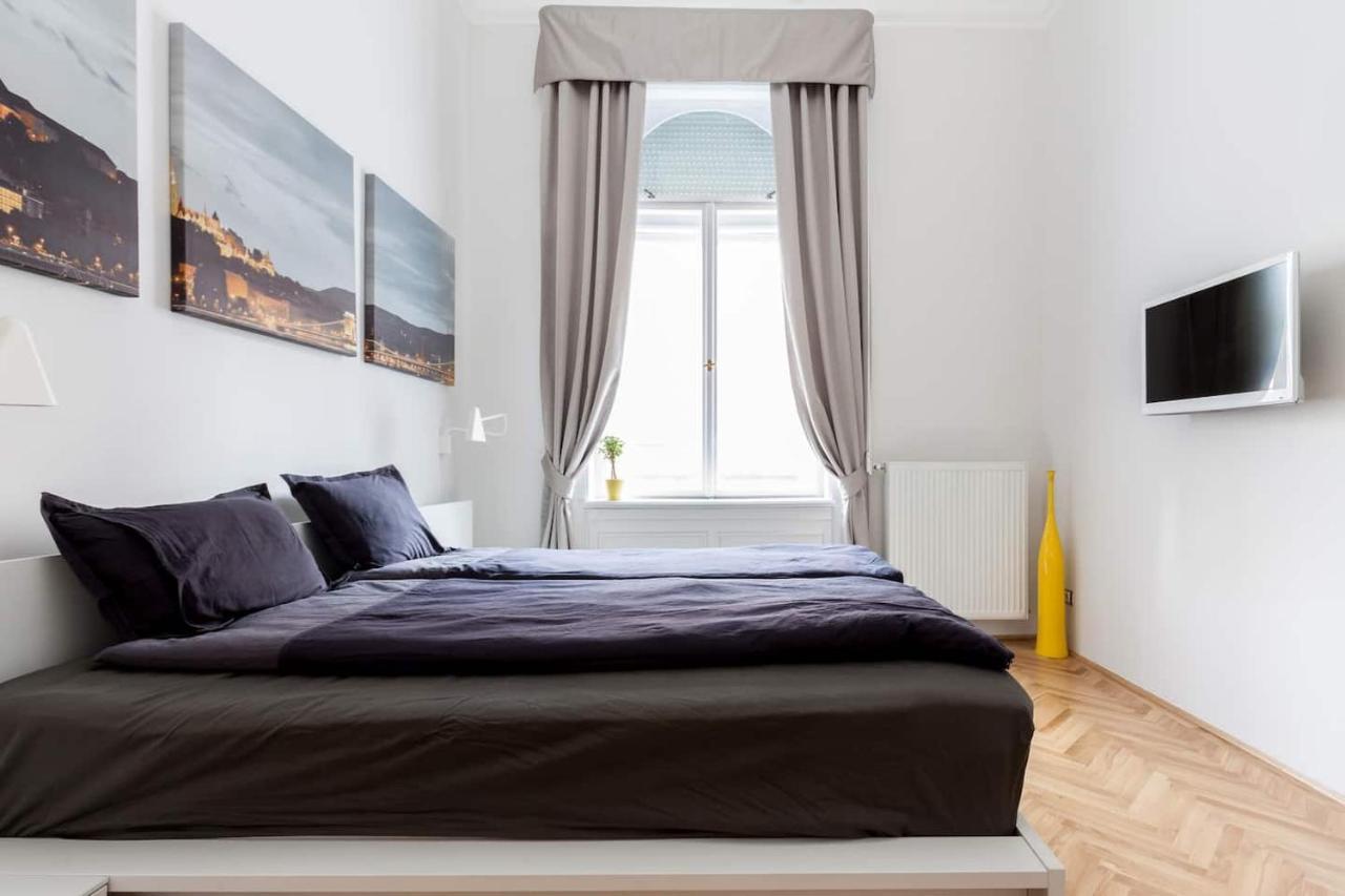 Bpr Sophisticated Astoria Suite With Balcony Budapest Eksteriør bilde