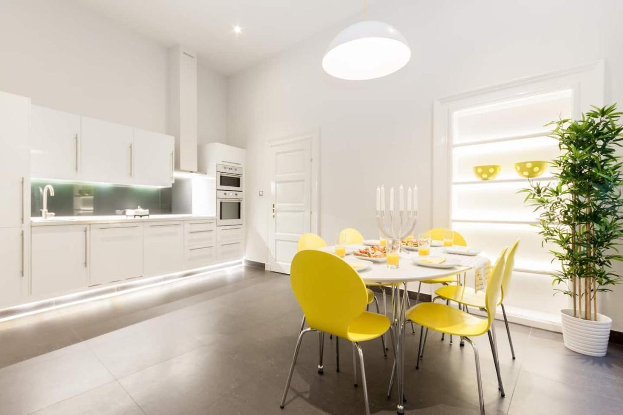 Bpr Sophisticated Astoria Suite With Balcony Budapest Eksteriør bilde